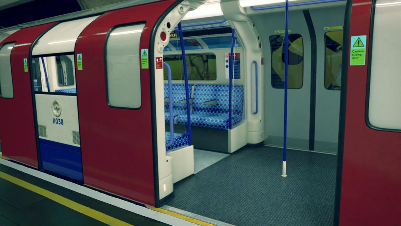 Holland Park Tube Station 03